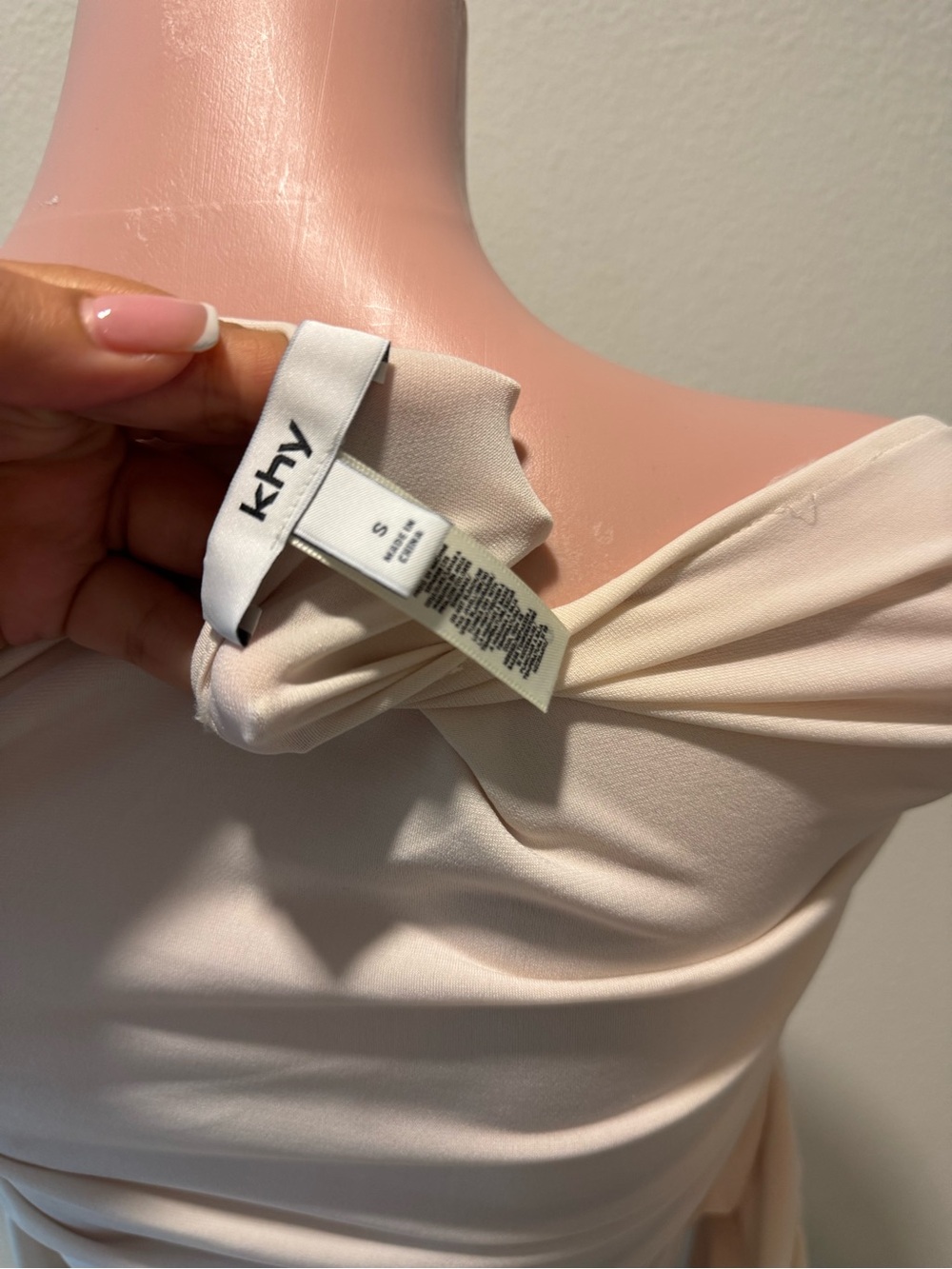 Off-Shoulder Ruched Midi Dress - Picture 5 of 5